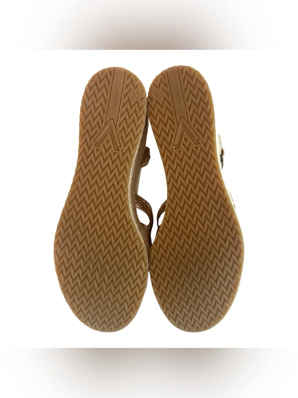 Vionic flexibility cup heel